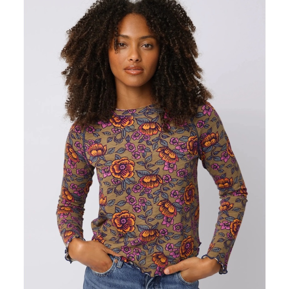 NATURAL LIFE Lily Cotton Long Sleeve T-Shirt in Woodcut Floral Bronze